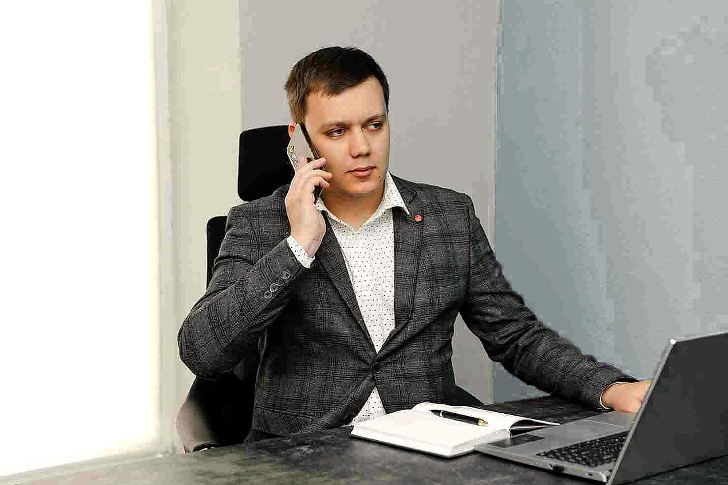 Адвокат Ігнатко Владислав Іванович в офісі м. Ужгород